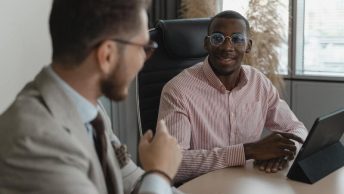 Featured image: How to Reach Out to a Recruiter on LinkedIn: Tips and Tricks